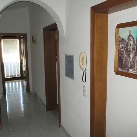 Daniel - Two Bedroom With Balcony